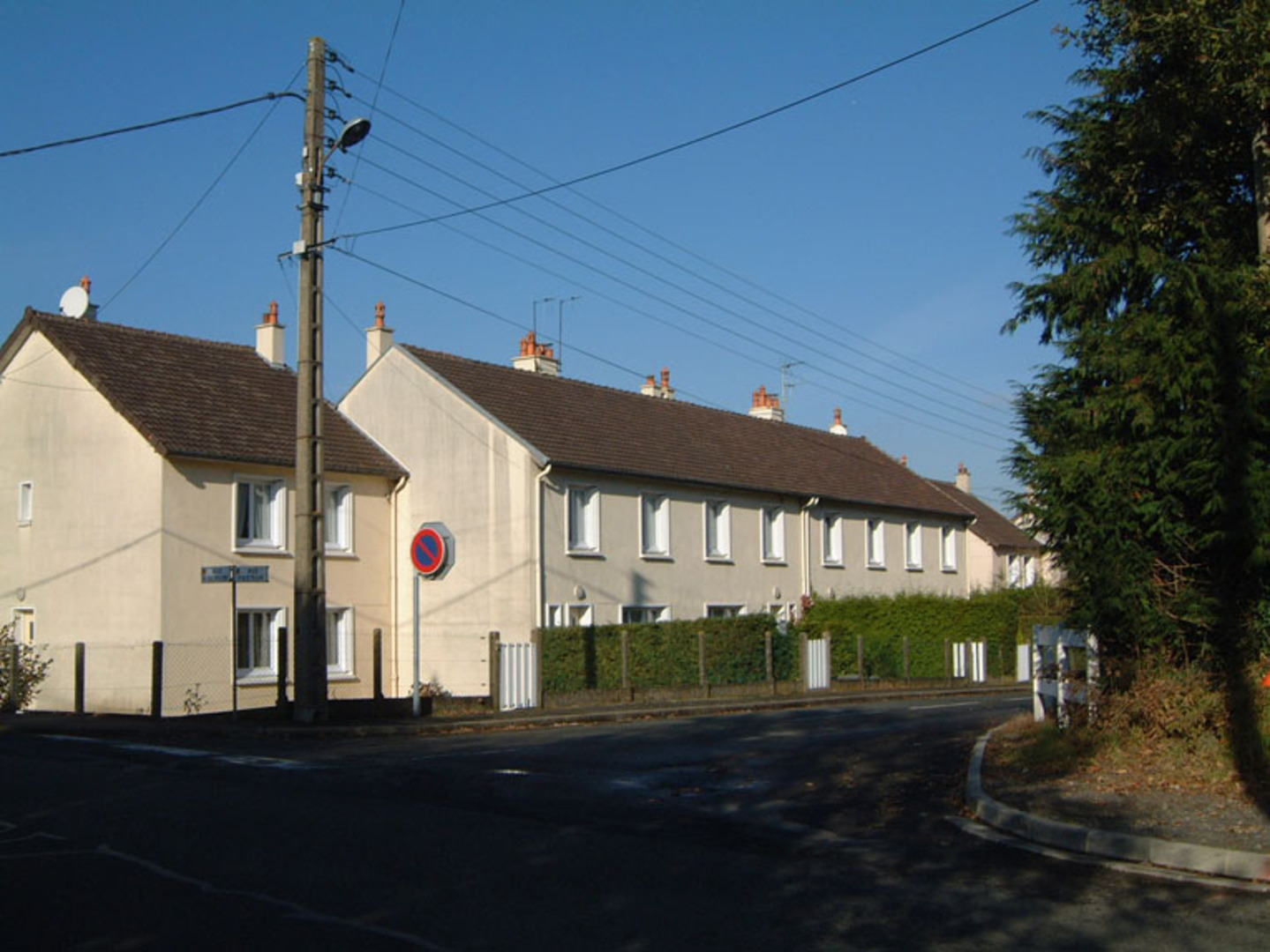 72_Cerans Foulletourte_Rue Pasteur.jpg